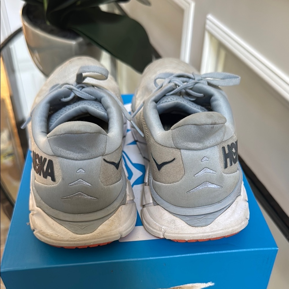 HOKA Arahi Light Blue Running Shoes - Size 10 - Picture 2 of 8